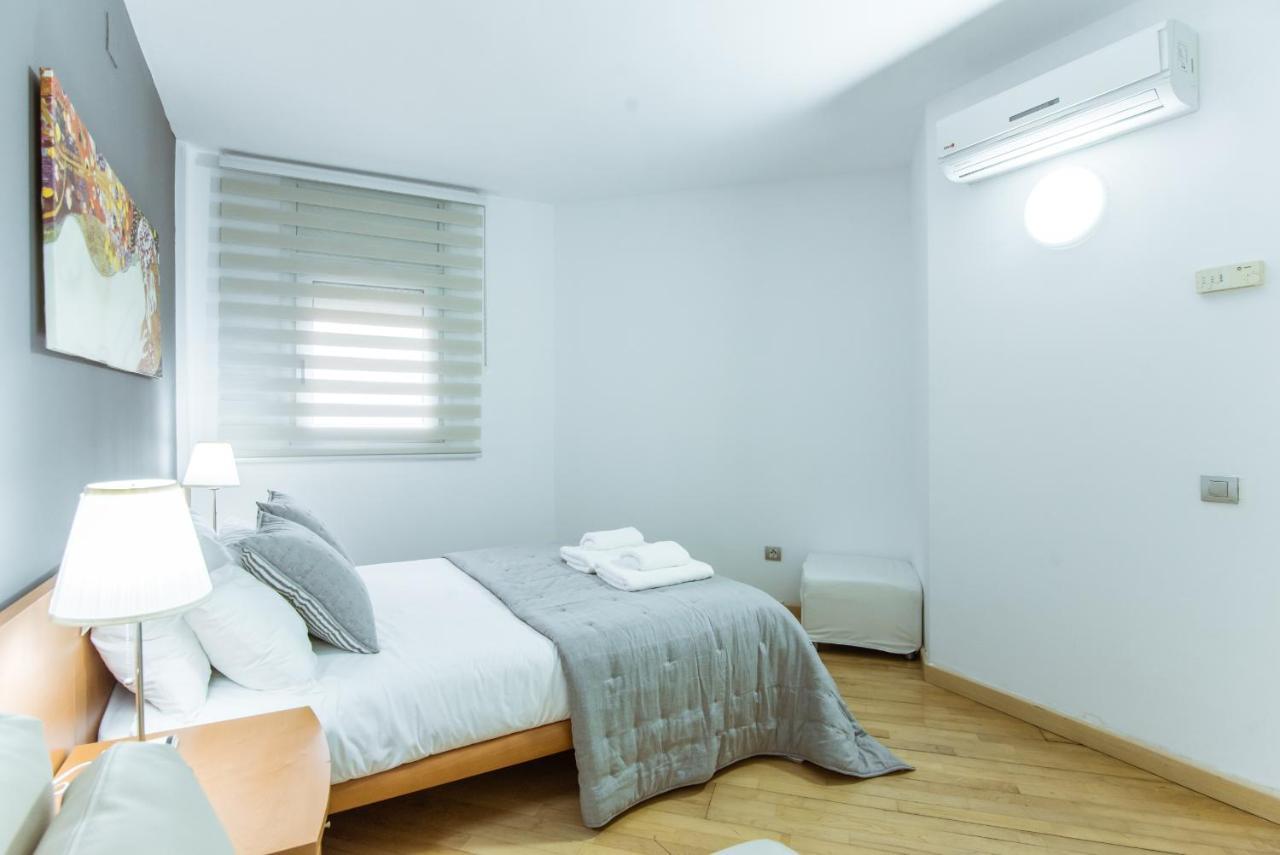 Two Bedroom Townhouse Within 10Min Walk From Beach Барселона Екстер'єр фото