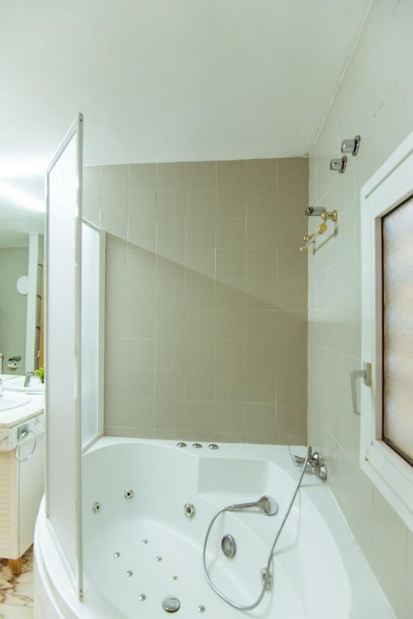 Two Bedroom Townhouse Within 10Min Walk From Beach Барселона Екстер'єр фото