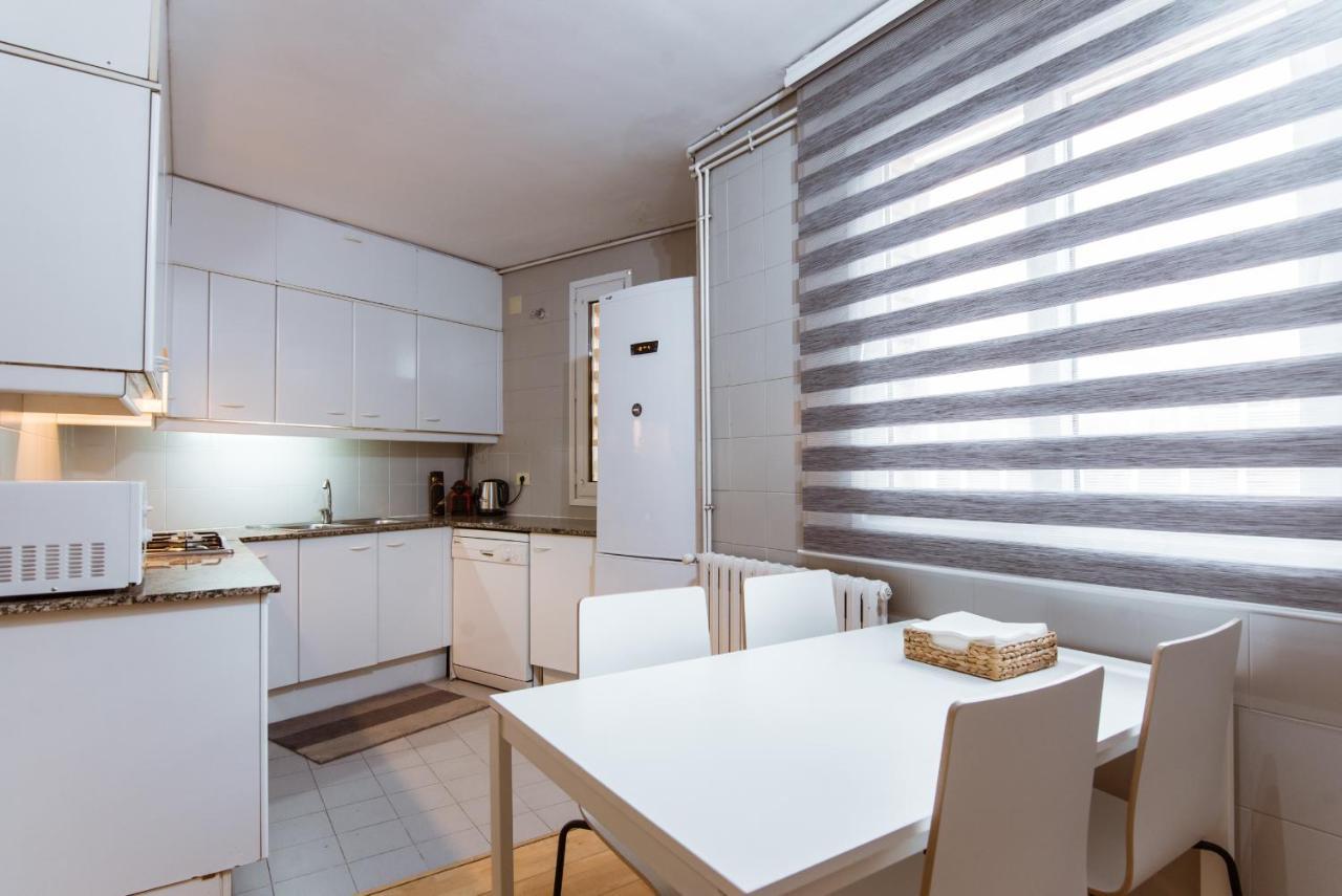 Two Bedroom Townhouse Within 10Min Walk From Beach Барселона Екстер'єр фото