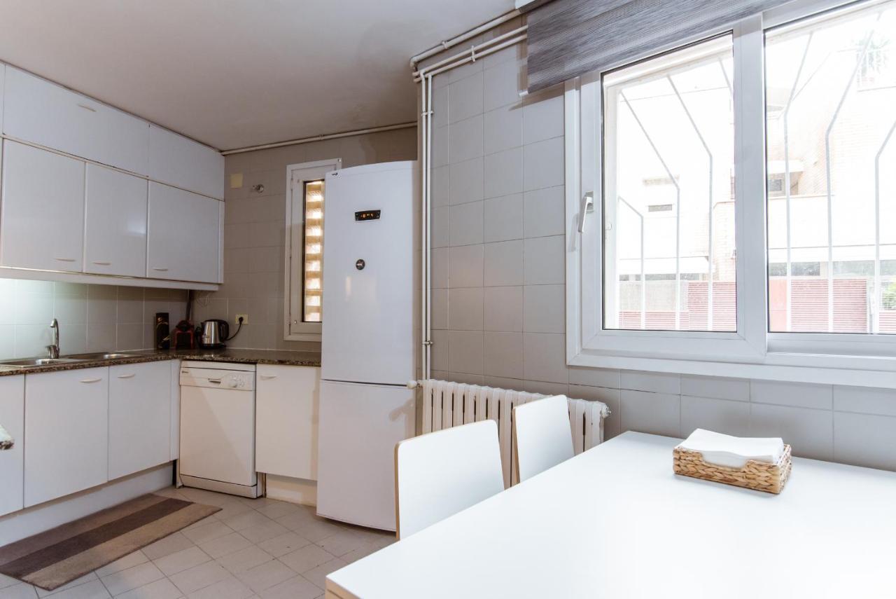 Two Bedroom Townhouse Within 10Min Walk From Beach Барселона Екстер'єр фото